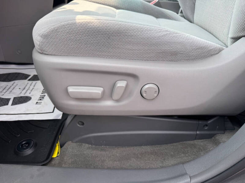 2017 Toyota Sienna LE 8-Passenger