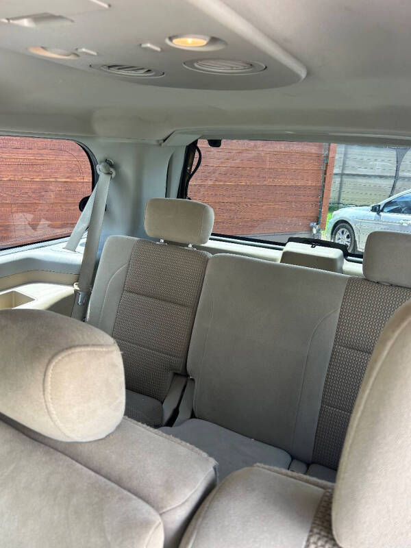 2012 Nissan Armada SV