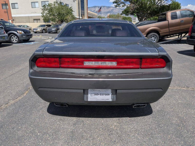 2012 Dodge Challenger SXT