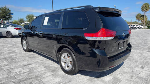 2012 Toyota Sienna LE 7-Passenger