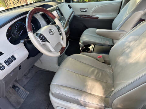 2011 Toyota Sienna Limited 7-Passenger
