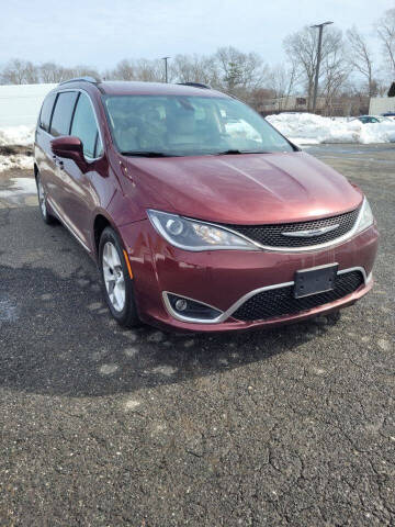 2017 Chrysler Pacifica Touring-L Plus