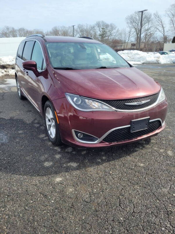 2017 Chrysler Pacifica Touring-L Plus