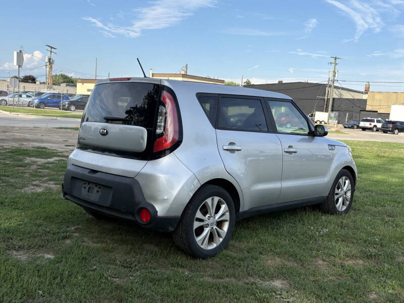 2015 Kia Soul +