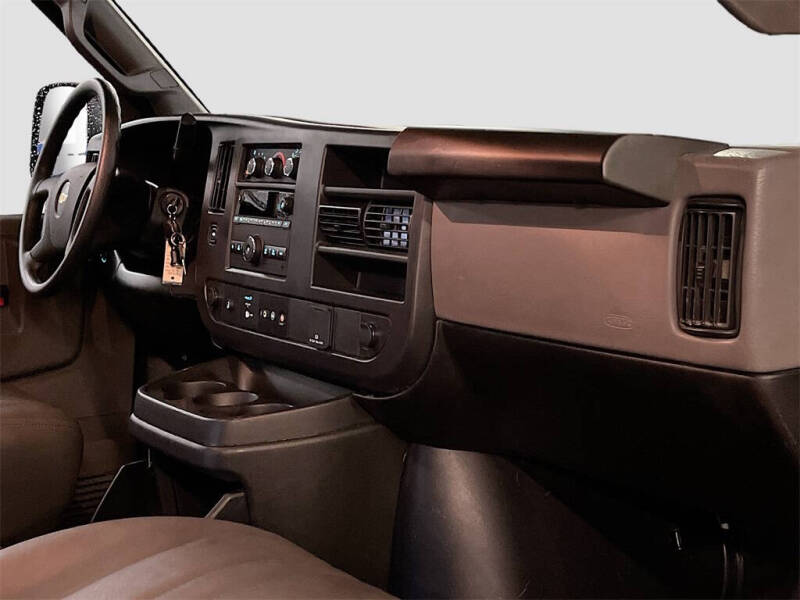 2024 Chevrolet Express 2500