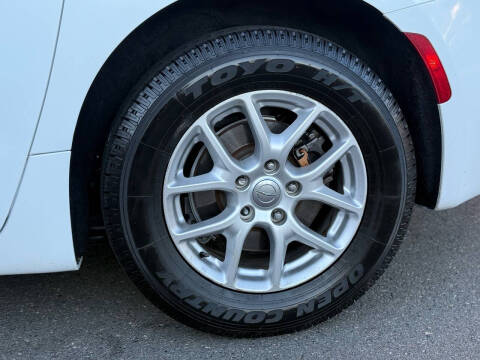 2020 Chrysler Voyager LXi