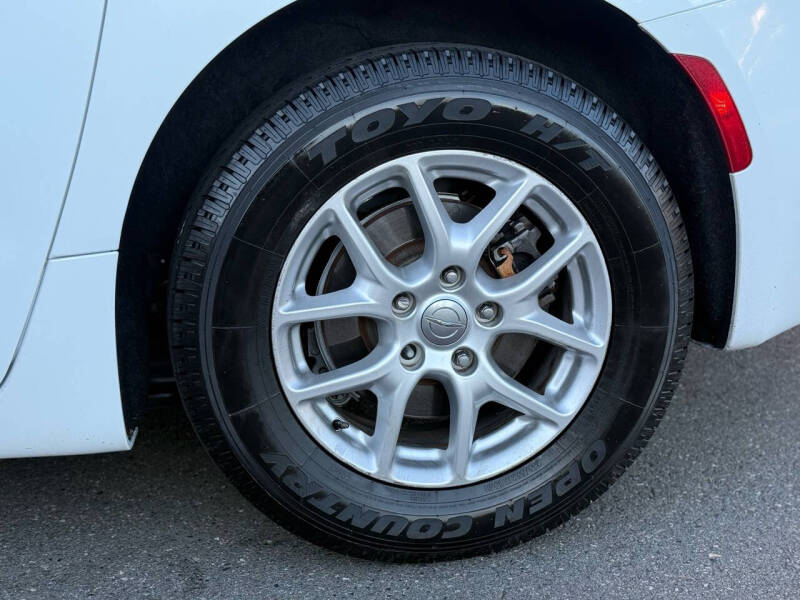 2020 Chrysler Voyager LXi