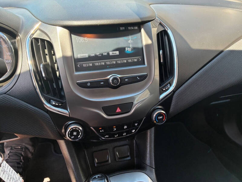 2017 Chevrolet Cruze LT Auto