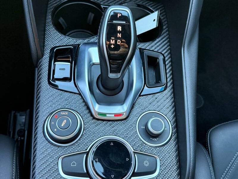 2024 Alfa Romeo Giulia Quadrifoglio