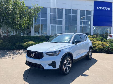 2026 Volvo XC40 B5 Core
