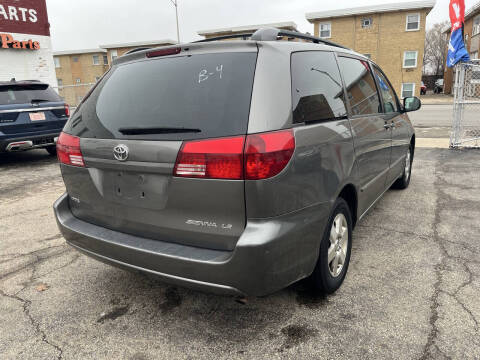 2004 Toyota Sienna LE 7 Passenger