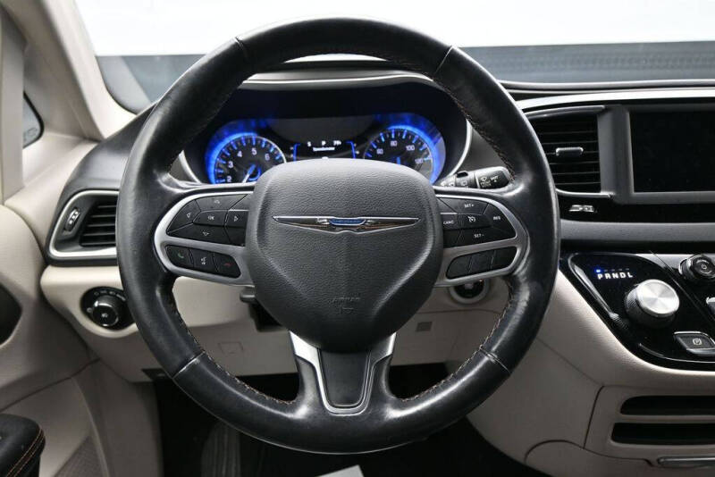 2020 Chrysler Pacifica Touring L