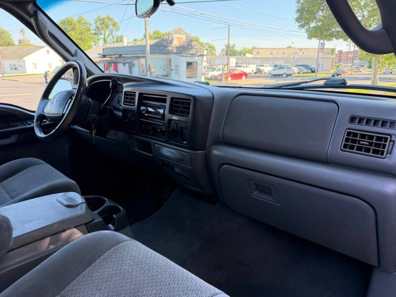 2003 Ford Excursion XLT