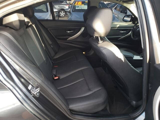 2015 BMW 3 Series 320i