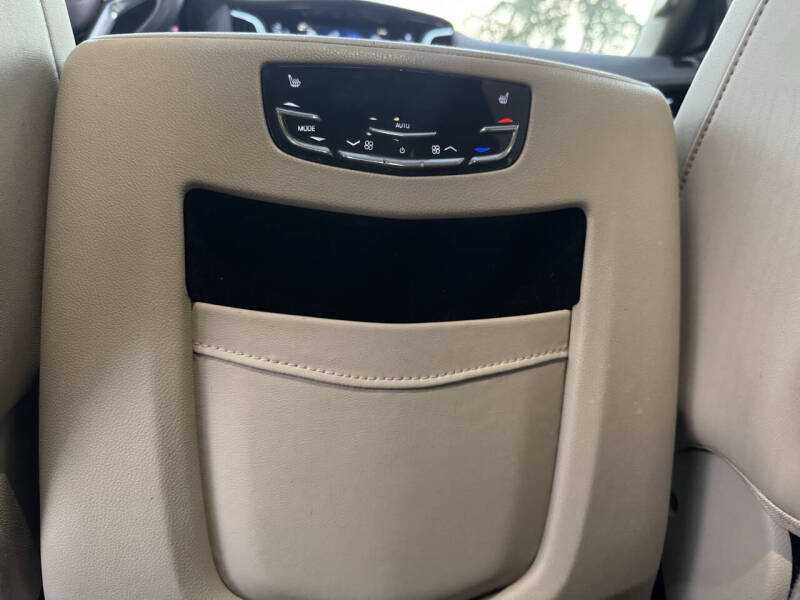 2017 Cadillac Escalade Luxury