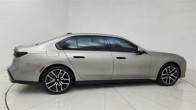 2023 BMW 7 Series 740i