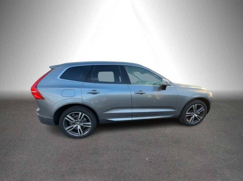 2018 Volvo XC60 T5 Momentum