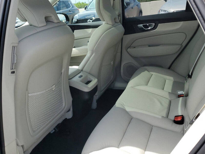 2025 Volvo XC60 B5 Plus Dark Theme