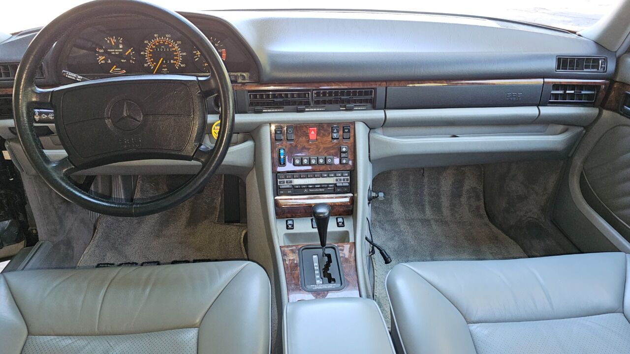1990 Mercedes-Benz 560-Class 21