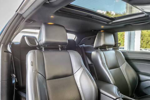 2015 Dodge Challenger SXT Plus