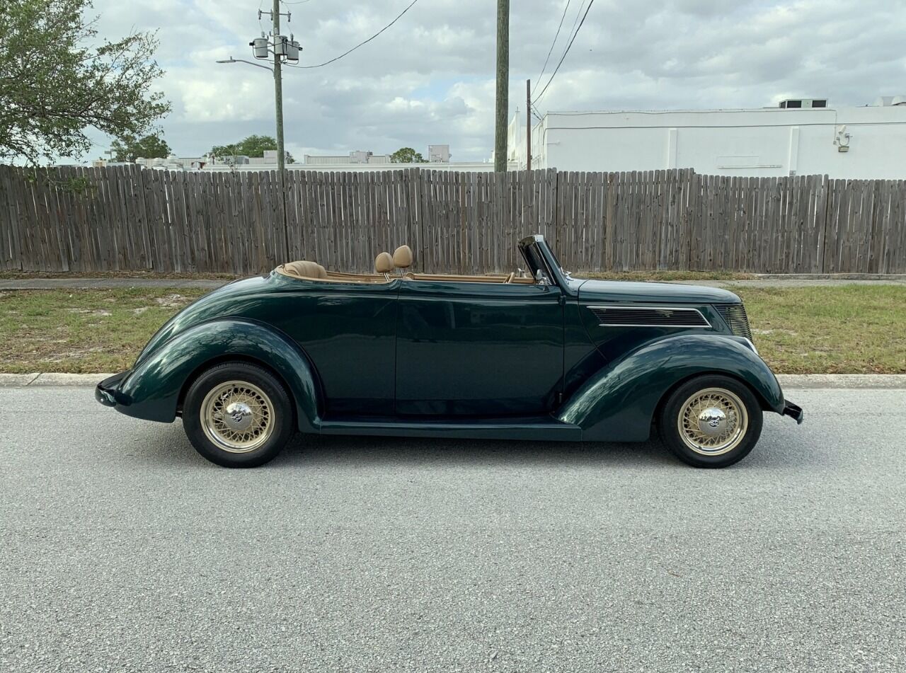 1937 Ford Cabriolet 29