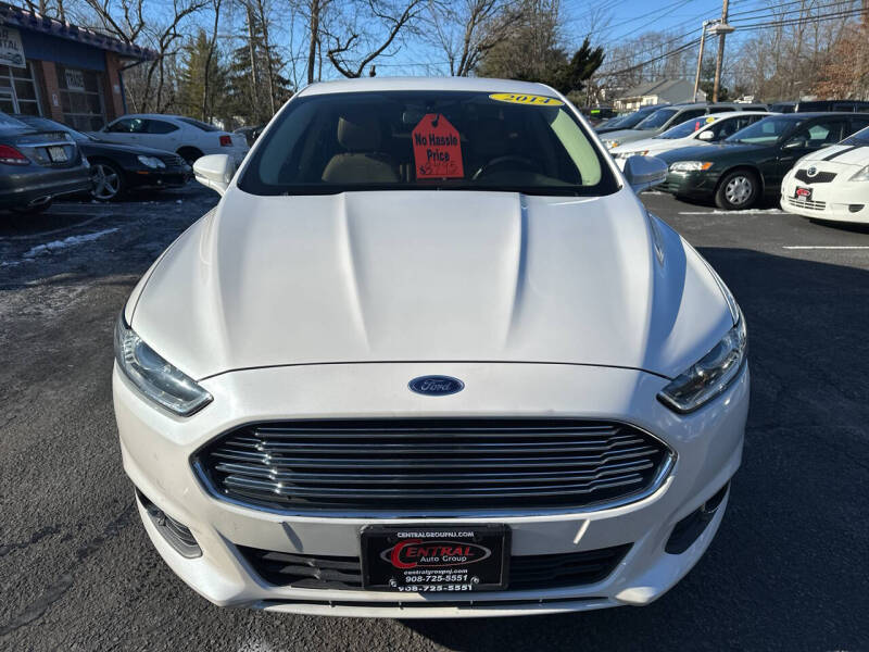 2014 Ford Fusion SE photo 2