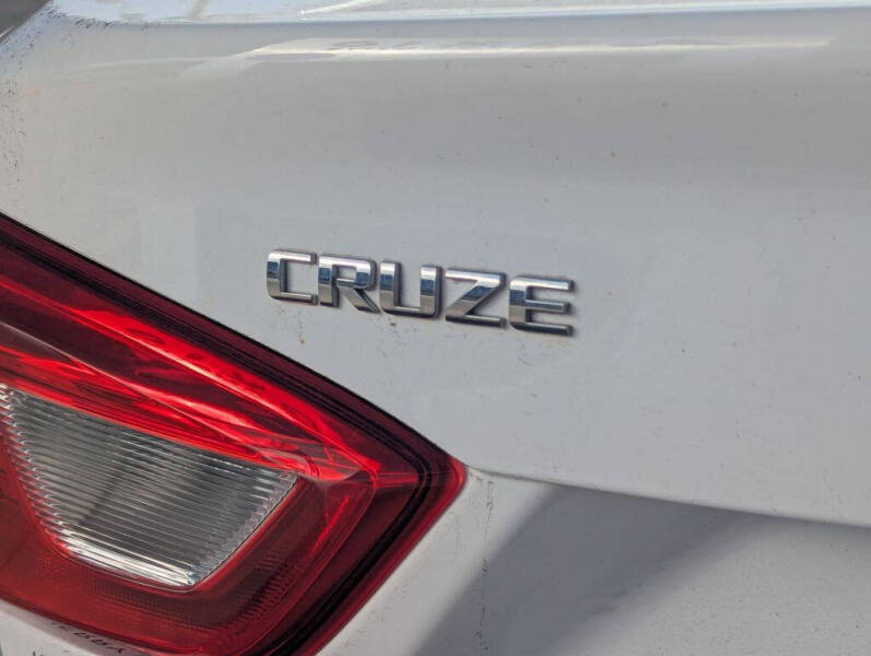 2018 Chevrolet Cruze LS Auto