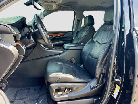 2018 Cadillac Escalade Standard