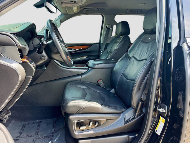 2018 Cadillac Escalade Standard