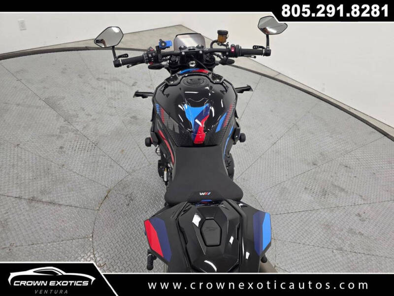2025 BMW M 1000 R