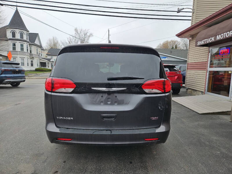 2023 Chrysler Voyager LX