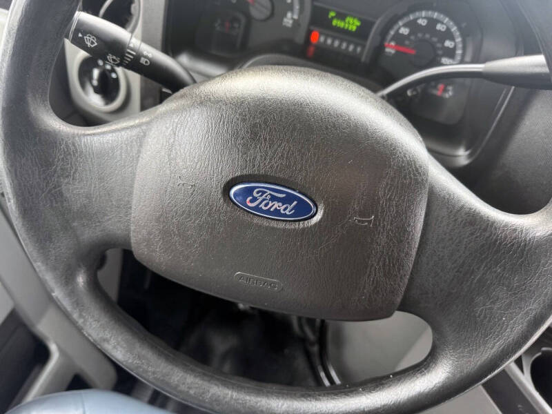 2014 Ford E-Series E-350 SD
