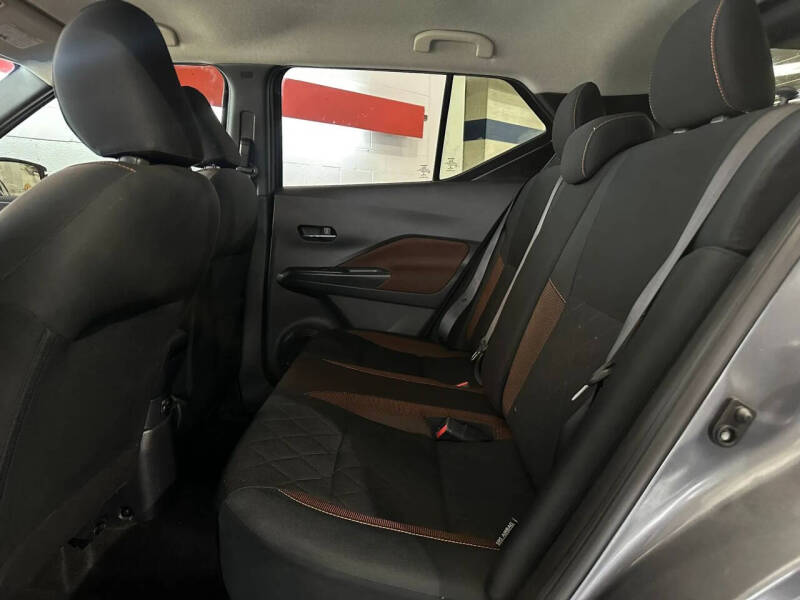 2020 Nissan Kicks SR
