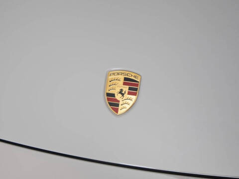 2025 Porsche 911 Carrera