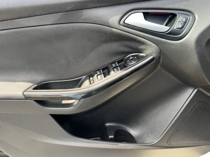 2017 Ford Focus Titanium