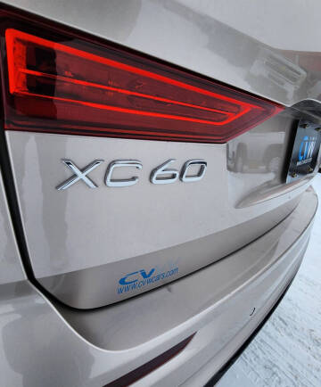 2025 Volvo XC60 B5 Core Dark Theme