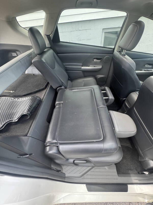2012 Toyota Prius v Five