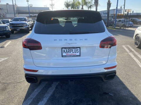 2017 Porsche Cayenne Platinum Edition