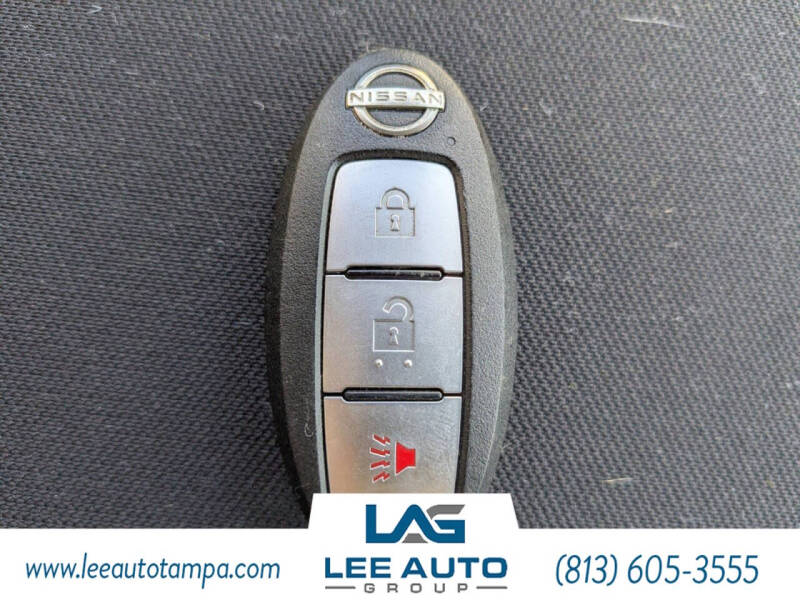 2023 Nissan Titan SV