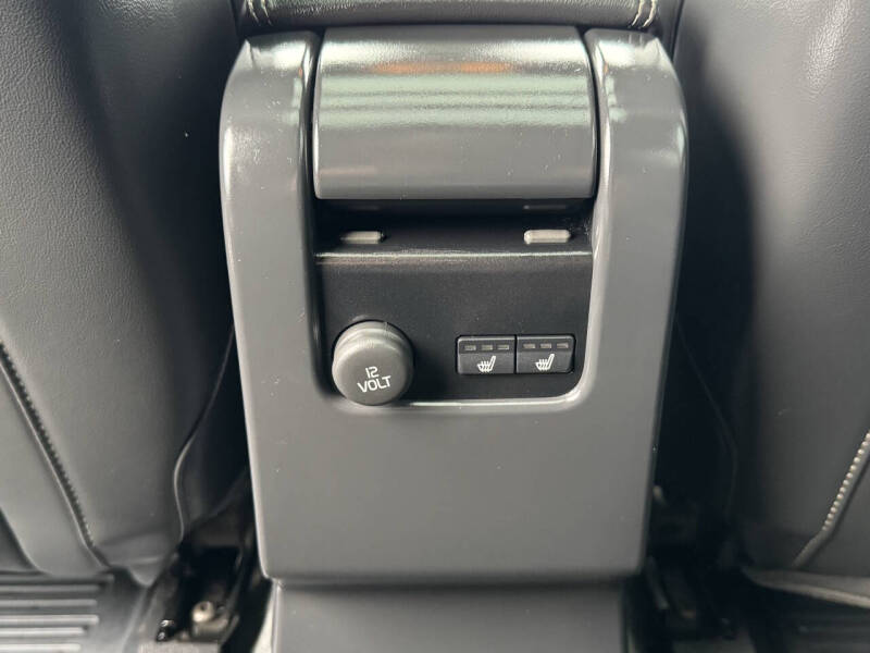 2016 Volvo XC60 T6 Drive-E R-Design Platinum