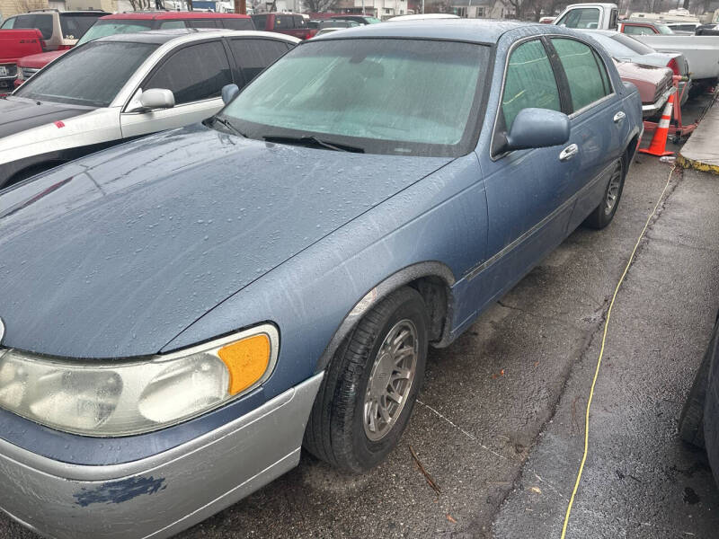 2000 Lincoln Town Car for sale at TTT Auto Sales in Spokane WA