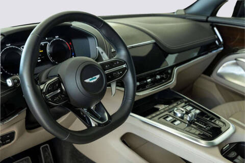 2025 Aston Martin DBX 707