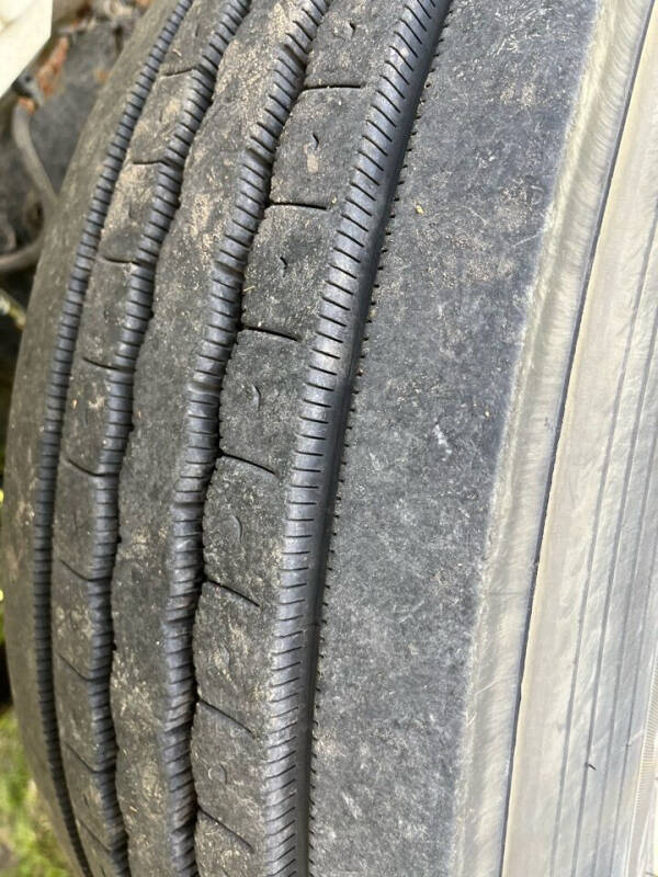 2005 Freightliner M2 106