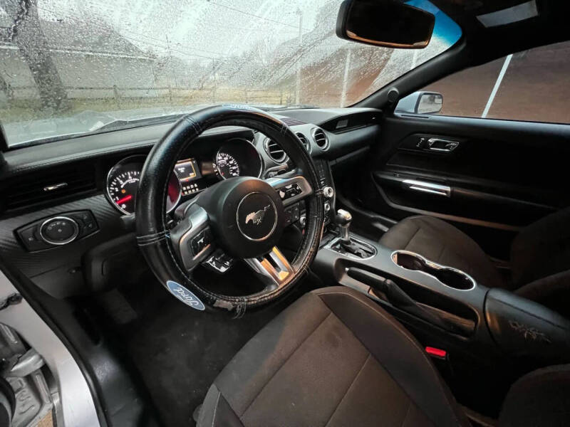 2015 Ford Mustang V6