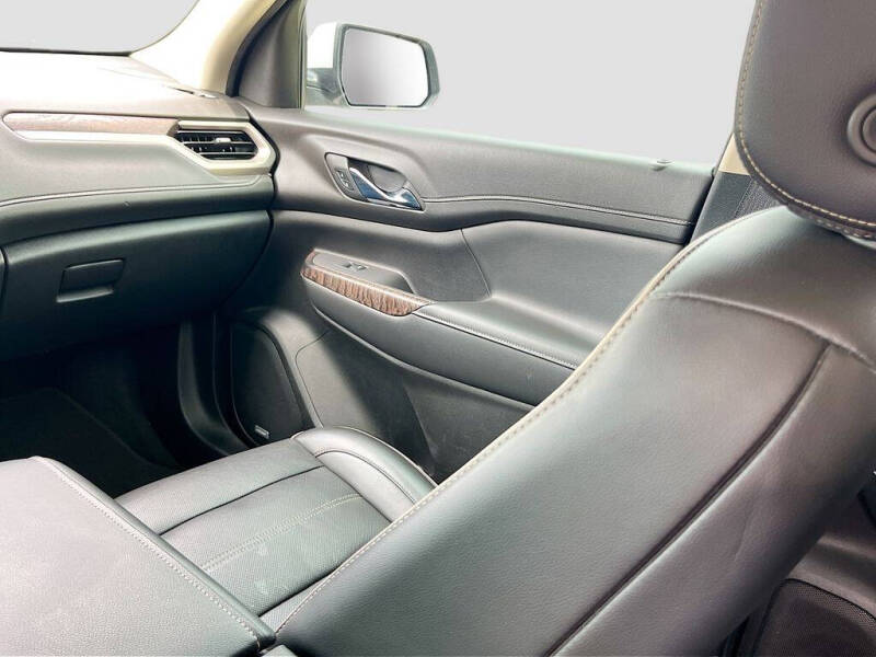 2022 GMC Acadia Denali