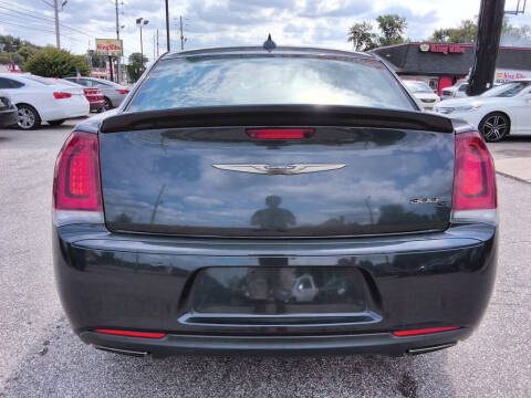 2017 Chrysler 300 S