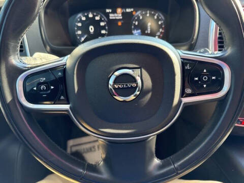 2022 Volvo XC90 T5 Momentum