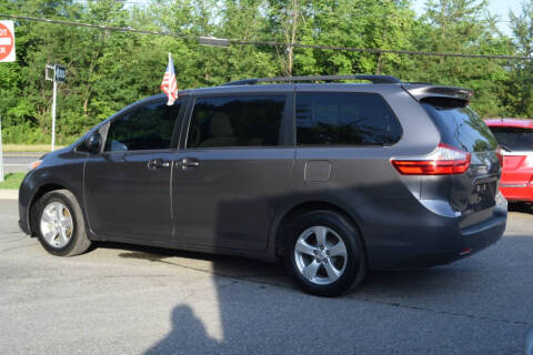 2017 Toyota Sienna LE 8-Passenger