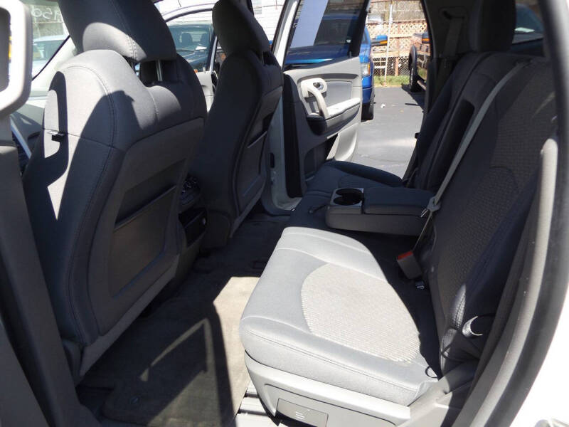 2012 Chevrolet Traverse LS