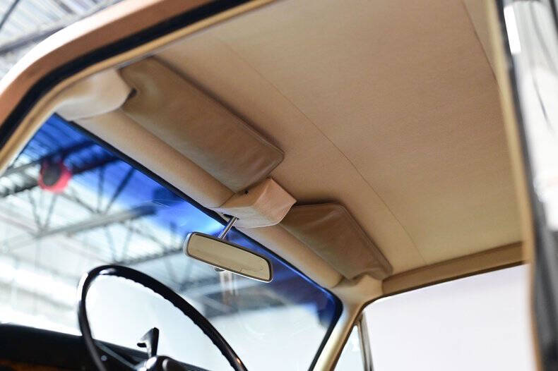 1972 Rolls-Royce SILVER CLOUD LWB